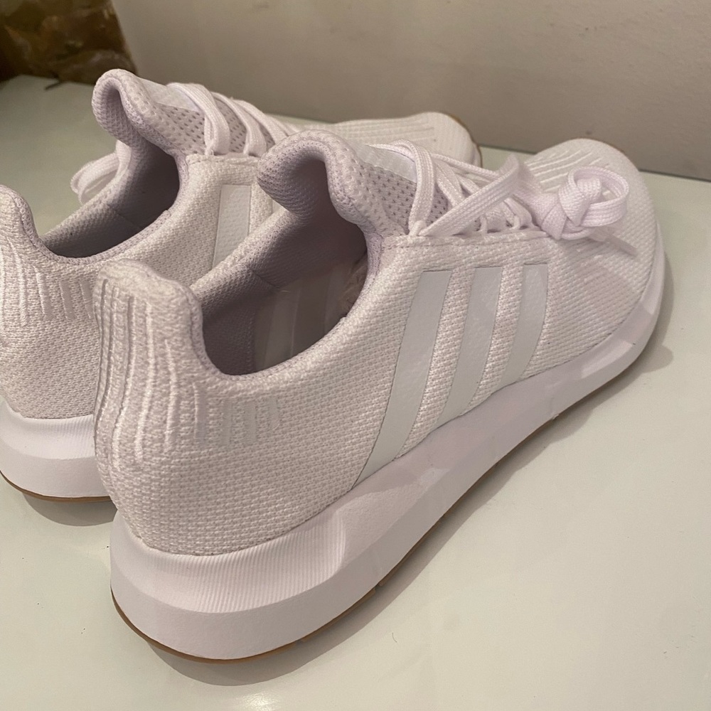 Adidas Swift Run